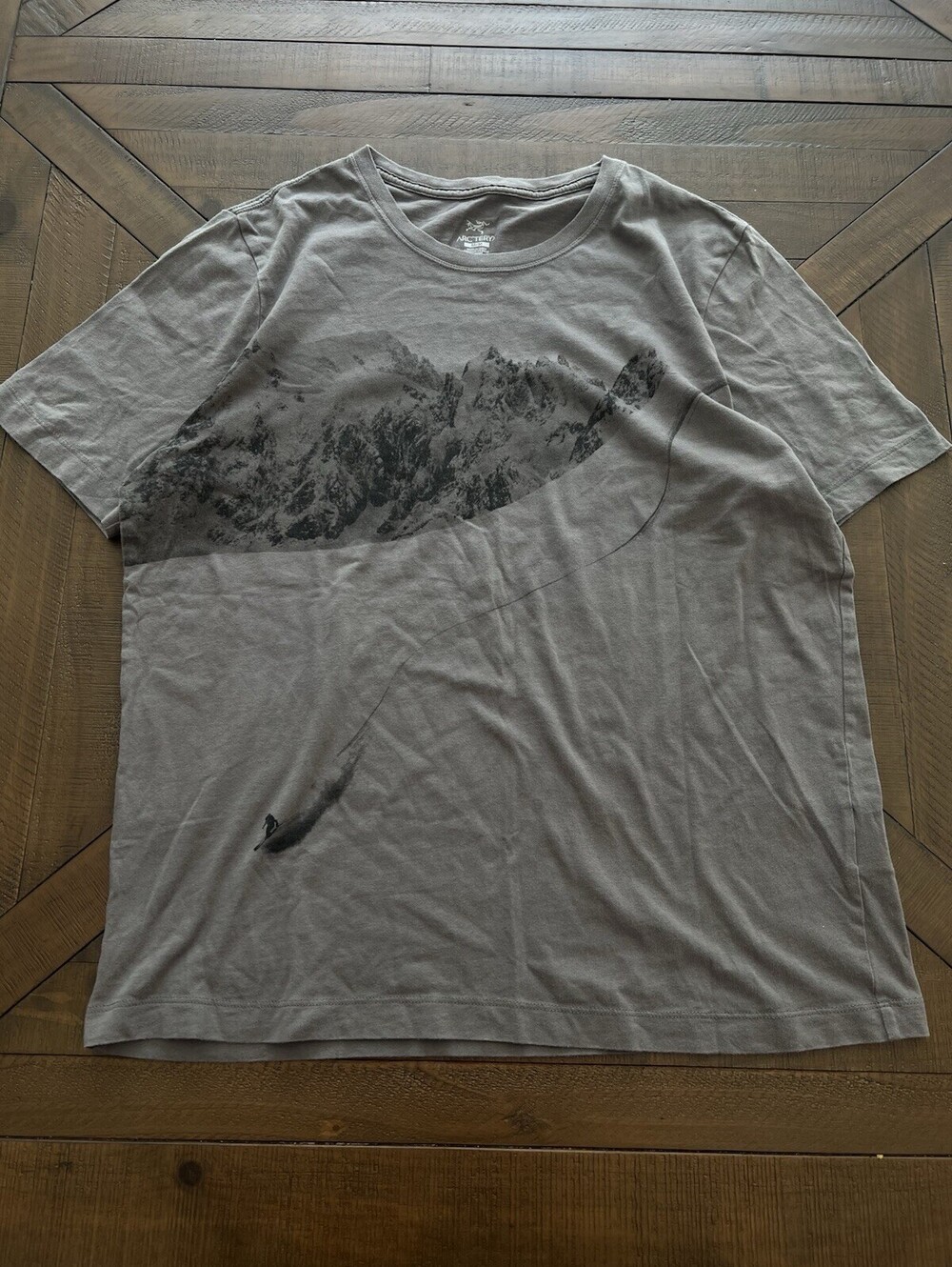 Arc'teryx Graphic T-Shirt Ski Touring Print M | Gray Cotton Tee Outdoor Vintage